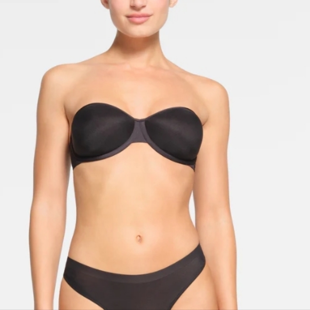 NWT Skims Weightless Strapless Bra Onyc 32C